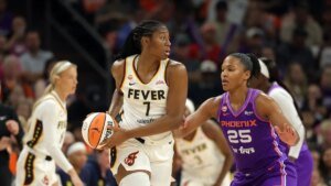 Kelsey Mitchell lifts Fever over Mercury in wild end