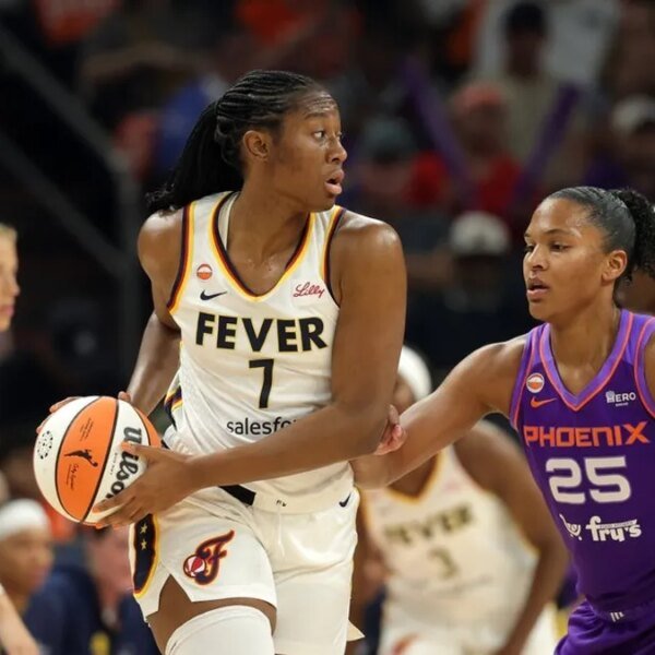 Kelsey Mitchell lifts Fever over Mercury in wild end