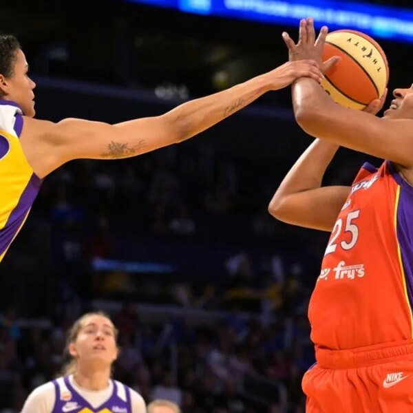 Kahleah Copper nets 21 as Mercury maintain off slumping Sparks