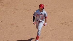 Sal Stewart’s HR helps Reds defeat Mariners