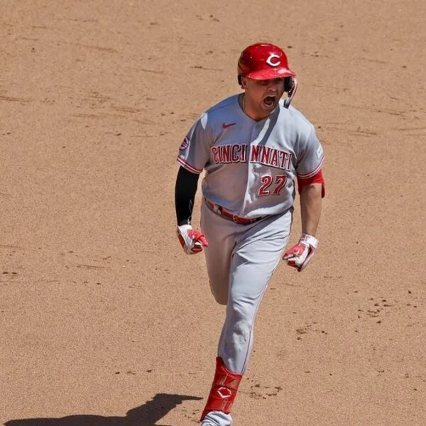 Sal Stewart’s HR helps Reds defeat Mariners