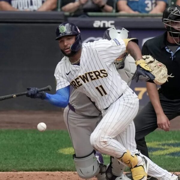 Brewers proceed run of West Coast as they go to Giants