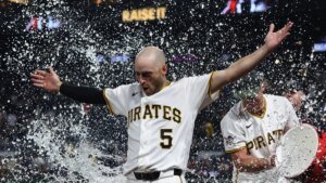 Brandon Lowe’s heroics assist Pirates down Diamondbacks in 10