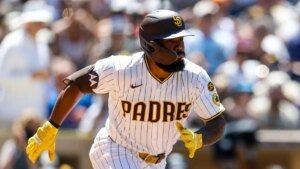 Padres win fifth straight, full sweep of Rockies