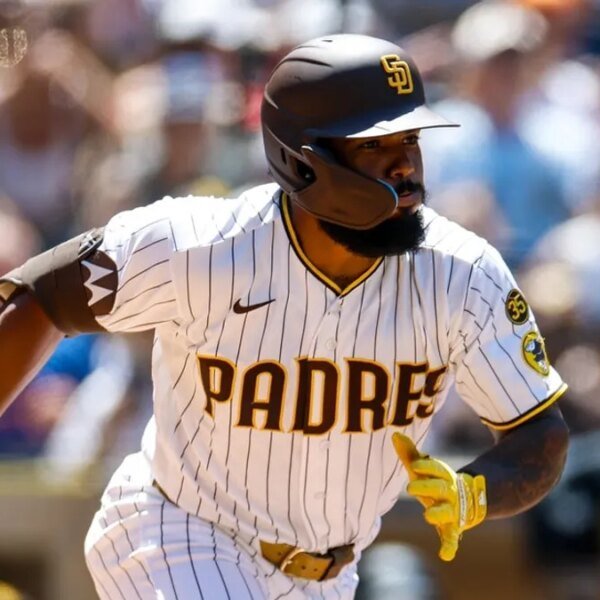 Padres win fifth straight, full sweep of Rockies