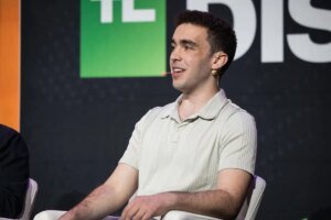 Filing: College app Fizz accuses VC of sharing confidential startup data with rival Sidechat