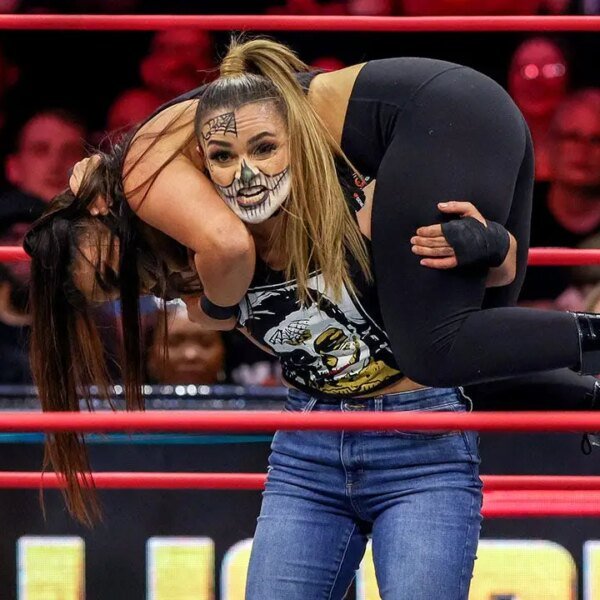 Thunder Rosa says social work previous formed her AEW wrestling profession