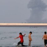 U.S. and Iran each say they management the Strait of Hormuz amid assaults threatening all-out warfare