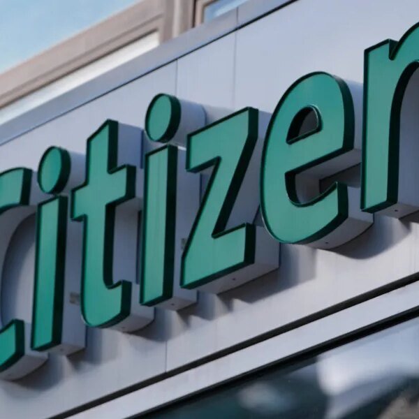 Citizens Bank drops hyperlinks with non-public jail firms, citing ‘modified business circumstances’