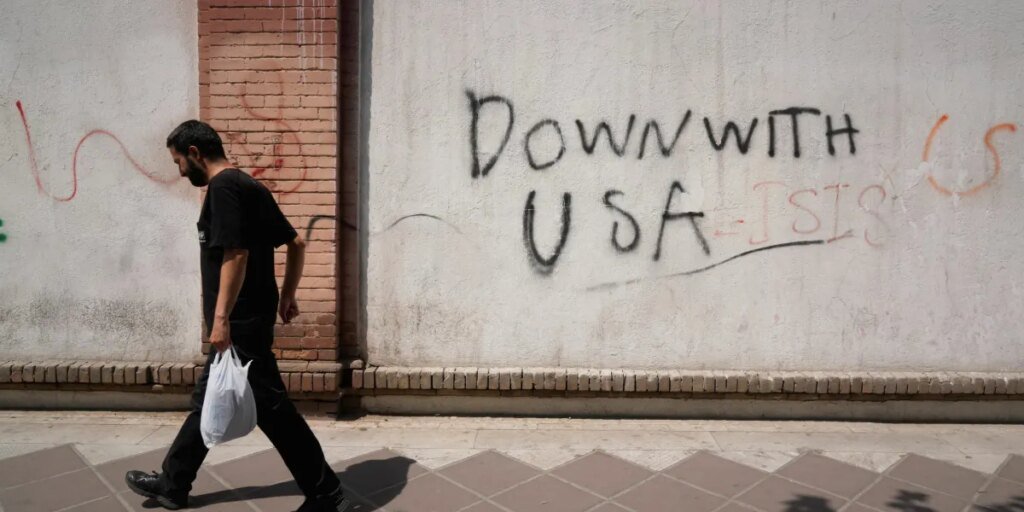 U.S. and Iran edge towards talks as Hormuz transport hits three-week low, regional officers say