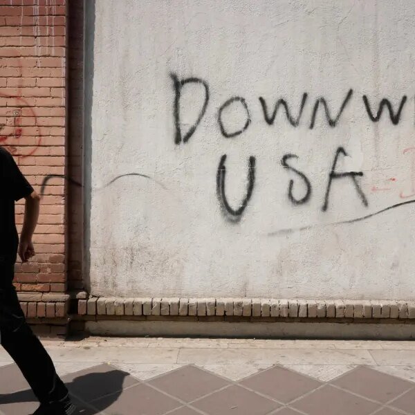 U.S. and Iran edge towards talks as Hormuz transport hits three-week low,…