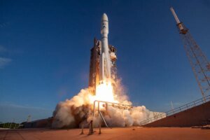 Amazon’s new satellite tv for pc community for cell phones may flip up the warmth on SpaceX