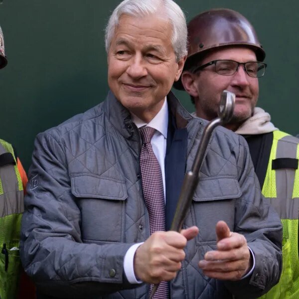 JPMorgan CEO Jamie Dimon says 300,000 employees are wanted for American shipbuilding—jobs…
