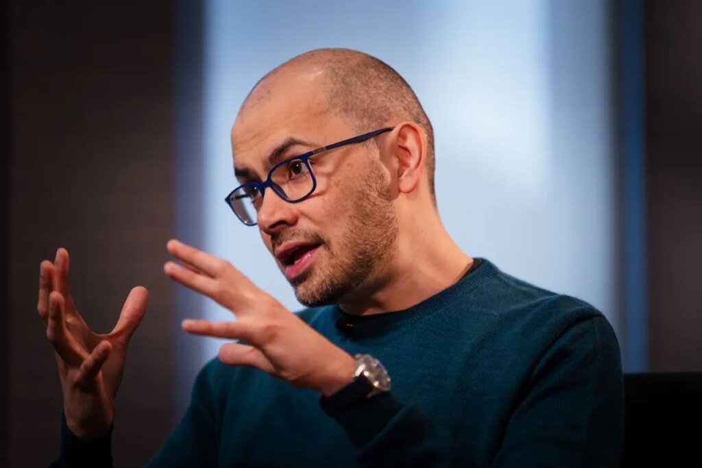 DeepMind CEO requires an unbiased requirements physique to control frontier AI