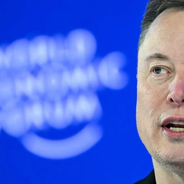 Elon Musk praises Mythos/Fable, guarantees to not ‘lower off’ Anthropic