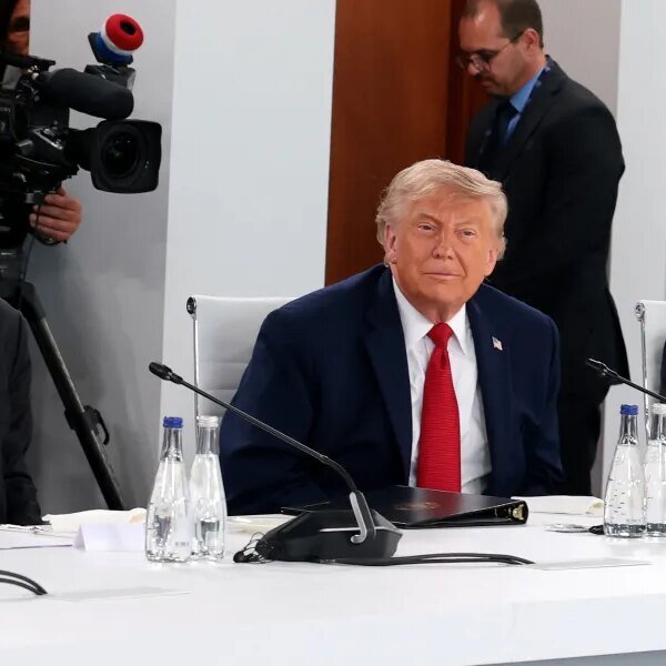 More than 1,200 AI staff are asking for Washington’s assist to construct…