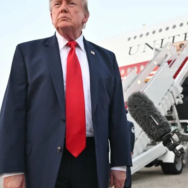 The new Air Force One controversy is de facto a few 90-year&hellip;