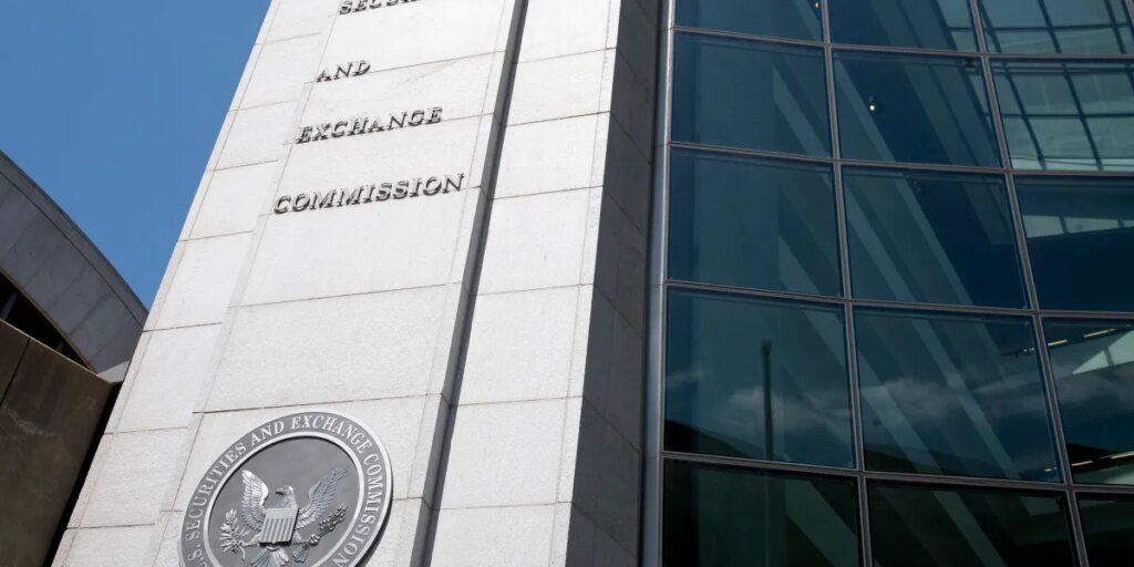 Thousands wrote to the SEC about quarterly reporting. An in depth letter got here from Exxon’s CFO