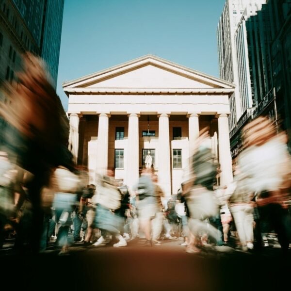 US sells 10-year notes 4.580% vs 4.586% WI