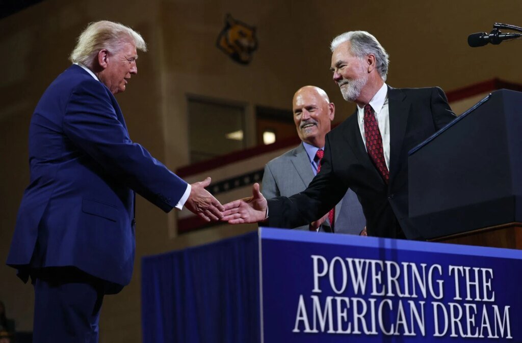 Braves legend Brian Snitker makes daring promise to Donald Trump at Georgia political rally