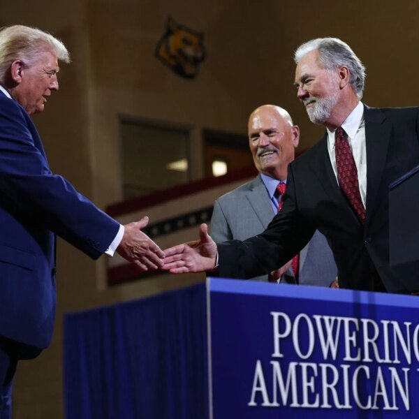Braves legend Brian Snitker makes daring promise to Donald Trump at Georgia&hellip;