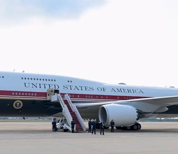 Democrats Move To Take Away Trump’s Qatari Jet