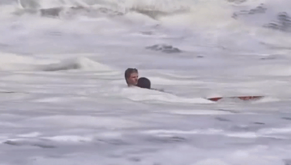 Teen lifeguard rescues youngster from harmful waves at Santa Cruz seashore