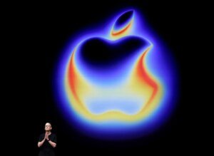 Can Apple make sensible glasses that aren’t a relentless privateness menace?