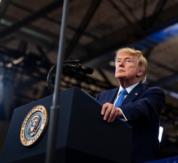 U.S. Debt Hits $40 Trillion as America’s Borrowing Binge Continues