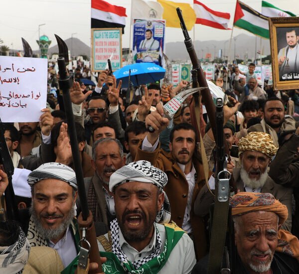 Houthis Claim Attack on Yemeni Military Camp
