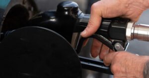 Oil Prices Climb and Stocks Dip on Stalemate in Iran War