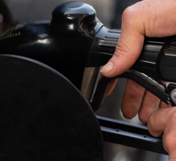 Oil Prices Climb and Stocks Dip on Stalemate in Iran War