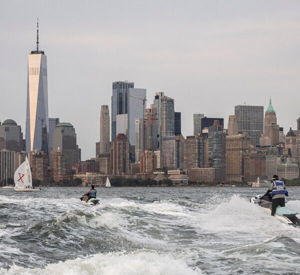 It’s a Crowded Place With Some of the City’s Trickiest Traffic