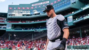 White Sox C Joey Bart sustains hand fracture on HBP