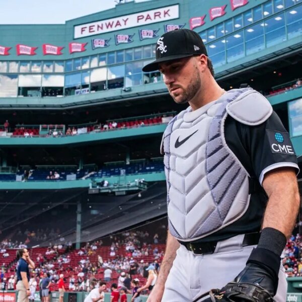 White Sox C Joey Bart sustains hand fracture on HBP