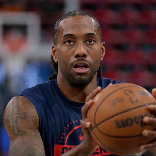 Kawhi Leonard Gives Raptors Exactly What They Need in New-Look East