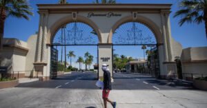 Paramount Asks States to Shoulder Costs of Delaying Warner Bros. Deal