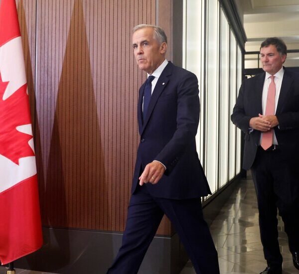 Carney Stands Up to Trump in U.S.-Canada Trade War