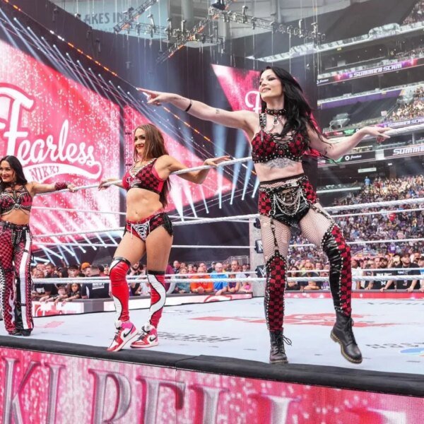 Shocking Bellas Betrayal: Paige Nearly Breaks Down In Tears [VIDEO]