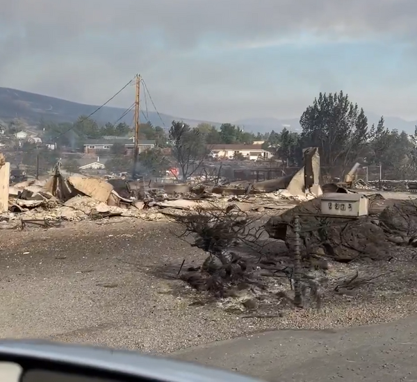 Fast-Moving Reno Wildfire Forces Thousands to Evacuate in Nevada