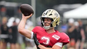 Reports: Giants signal QB Jake Haener, work out RB Najee Harris