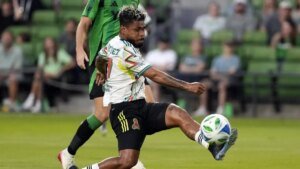 Columbus, Charlotte face off, each boasting newly-signed gamers