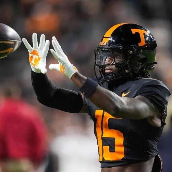 Tennessee S Edrees Farooq (knee) dominated out for season