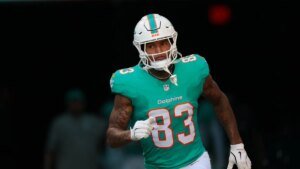Report: Panthers comply with take care of veteran TE Darren Waller