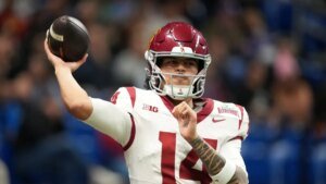 No. 14 USC opens season with nice expectations
