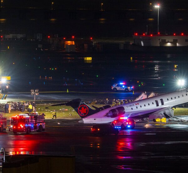 On Night of Deadly Air Canada Crash, Two LaGuardia Controllers Left Early