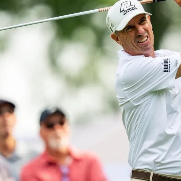 Steven Alker takes 1-stroke lead at Boeing Classic
