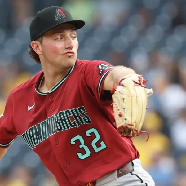 Wild-card contenders Diamondbacks, Padres conflict in desert