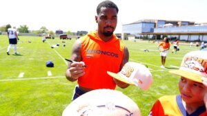 Broncos coach: WR Jaylen Waddle (leg) out 4-5 days