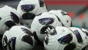 Crew purchase Chilean F Gonzalo Tapia on mortgage